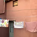בית נופש Colourful Townhouse In Mountain Village Square *