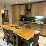 Colourful Townhouse In Mountain Village Square בית נופש ארלס-סור-טק